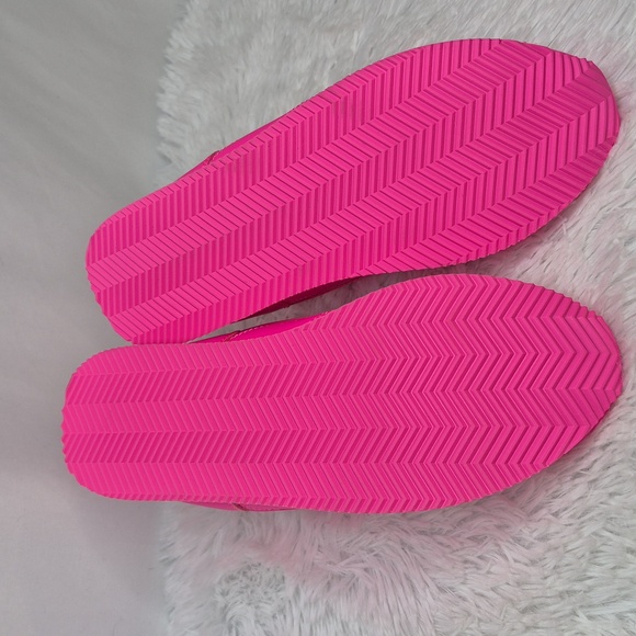 Fila Pink Sneakers - Picture 11 of 13